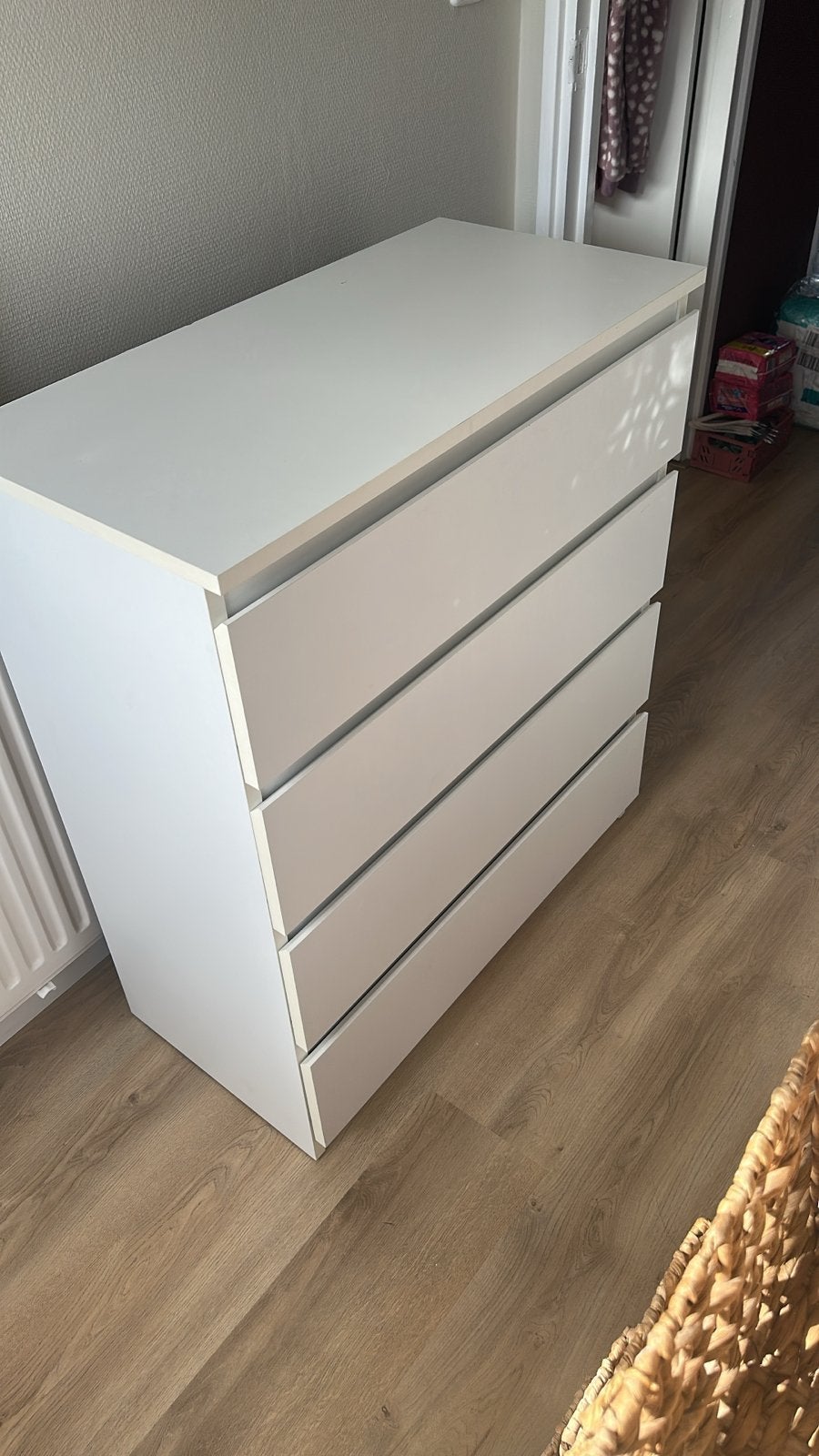 IKEA Malm ladekast met 4 lades - Zeer nette staat, Huis en Inrichting, Ophalen, 100 tot 150 cm, 50 tot 100 cm, Zo goed als nieuw