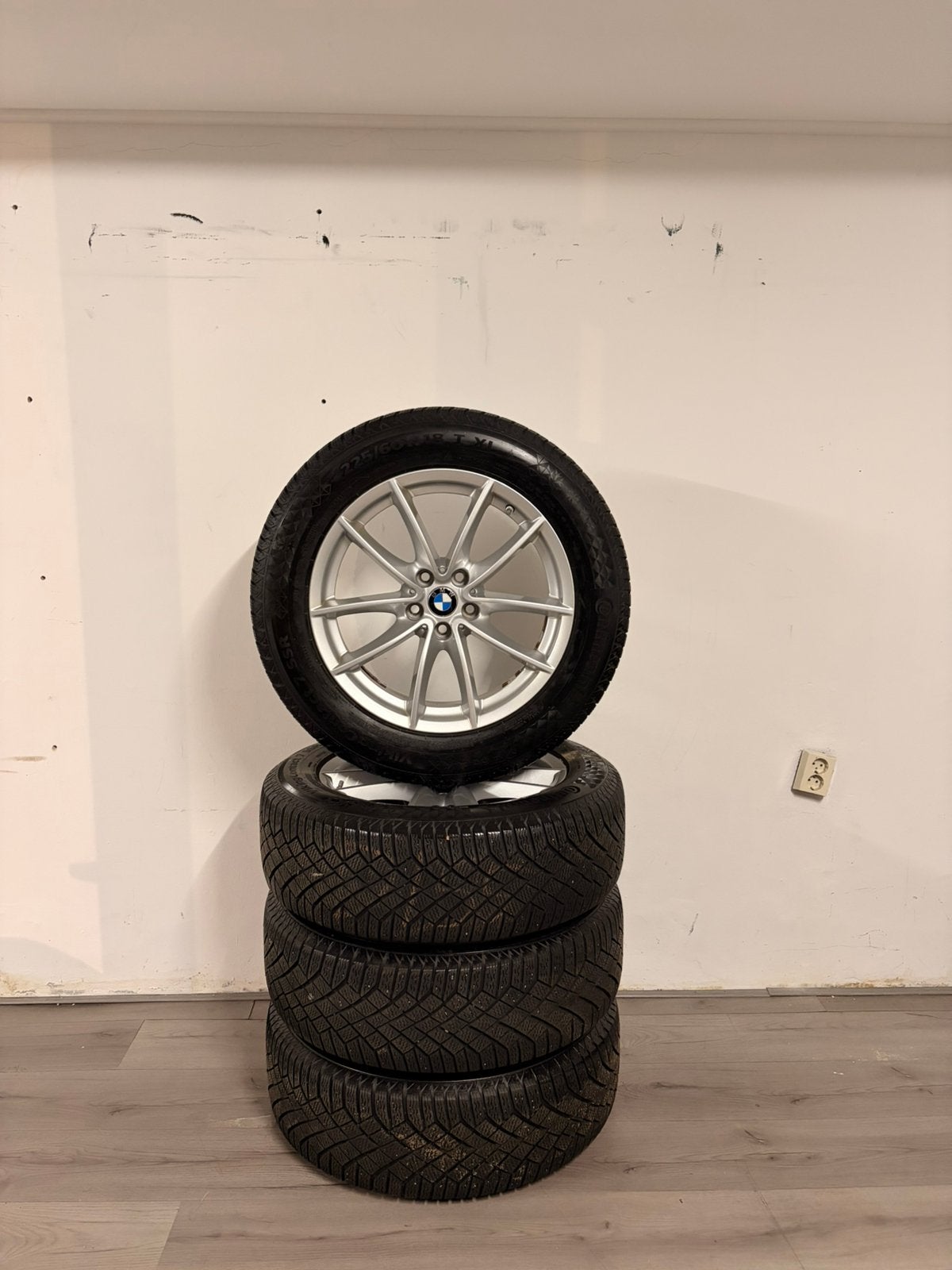 Orginele BMW Styling 688 18” X3/X4 Continental winterbanden, Auto-onderdelen, Banden en Velgen, 18 inch, Banden en Velgen, 225 mm