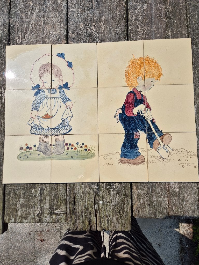 Tegelpaneel jongen en meisje 2x6 tegels +rand losse tegels, Ophalen