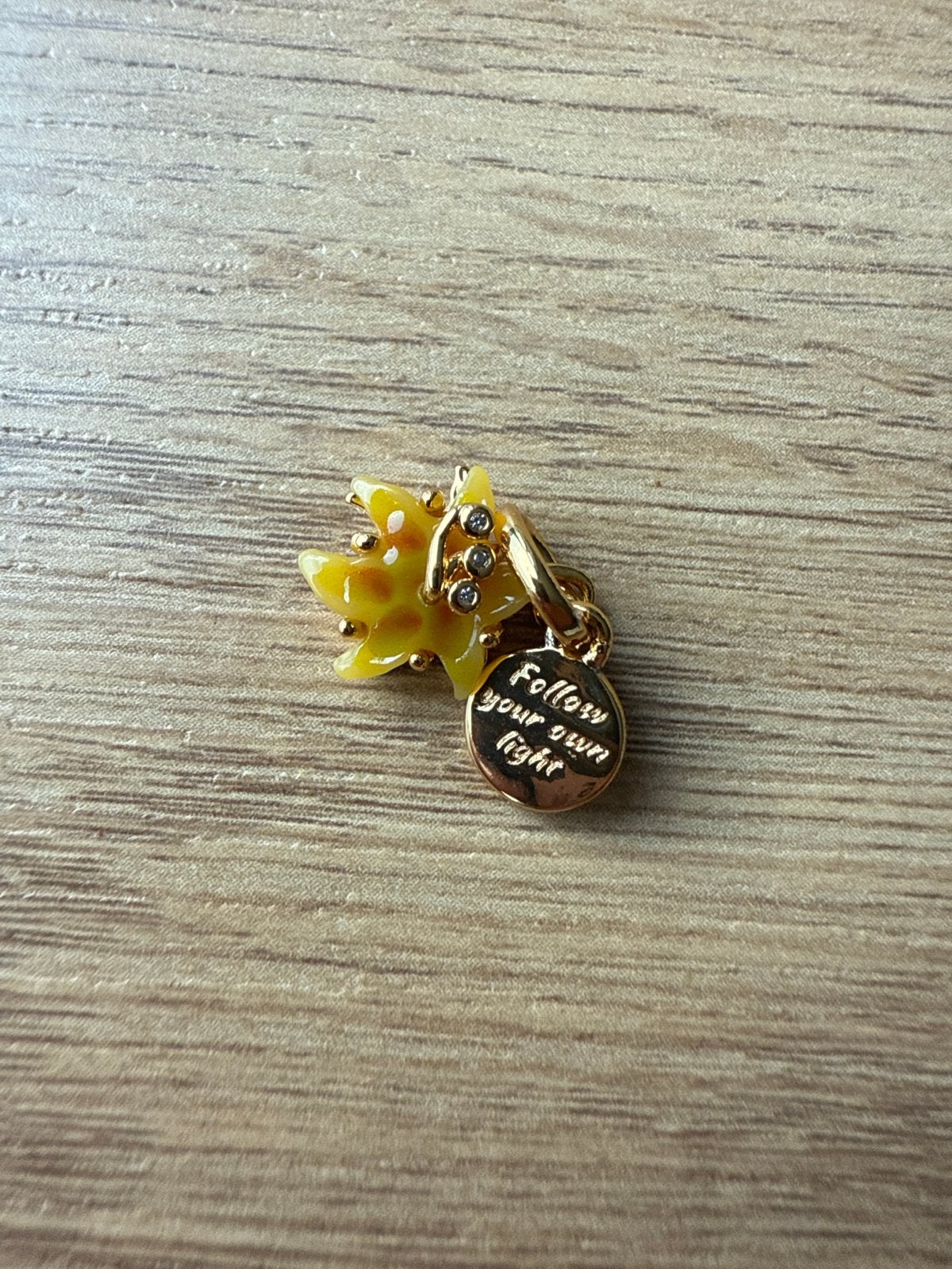 Gouden bedel met strass voor Pandora armbanden, Overige materialen, Gebruikt, Pandora, Ophalen of Verzenden