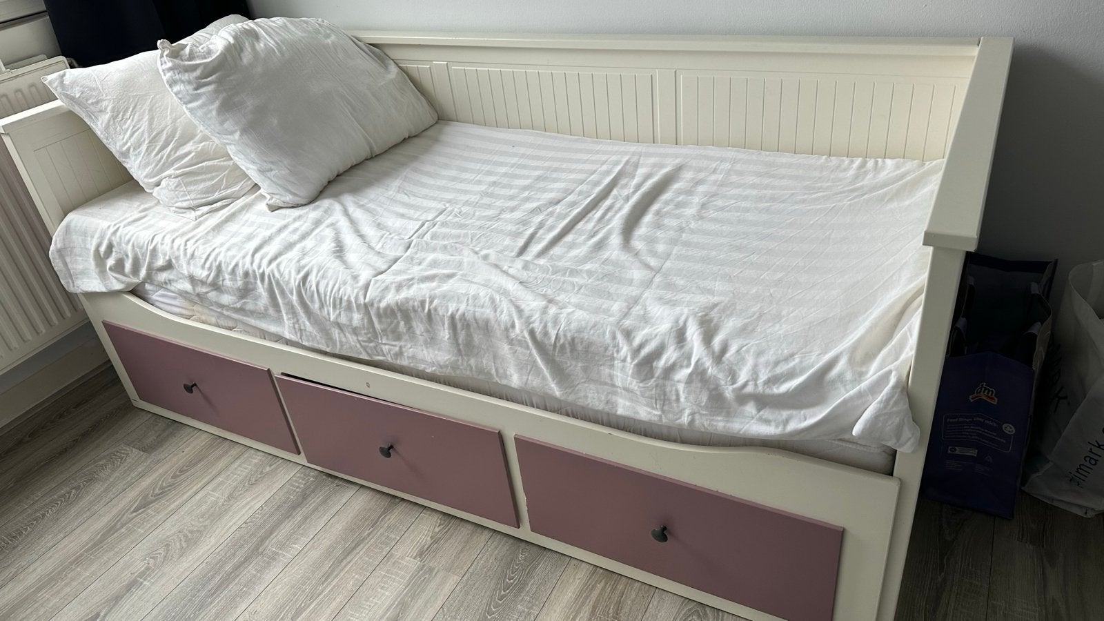 Ikea uitschuifbaar bed met lades, Eenpersoons, Wit, Ophalen of Verzenden, 80 cm