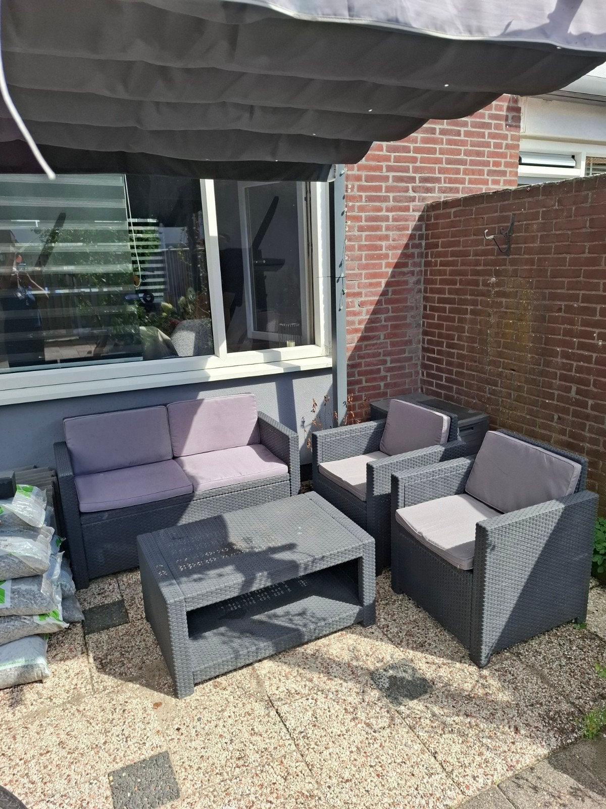 loungeset grijs met 2 stoelen, bank en salontafel, Tuin en Terras, Ophalen, 4 zitplaatsen, Kunststof, Gebruikt
