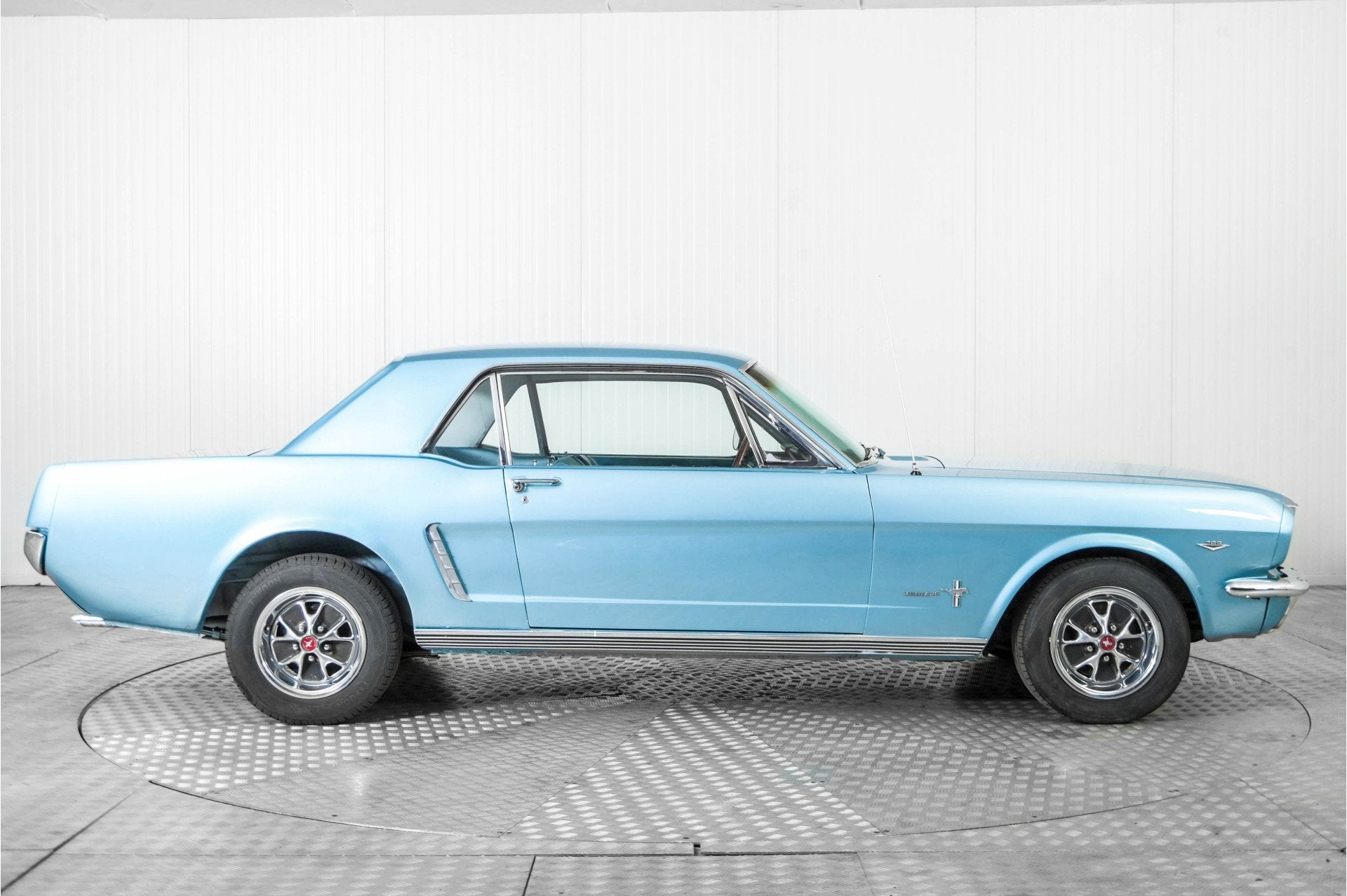 Ford Mustang V8 302 automaat (bj 1966), foto 10