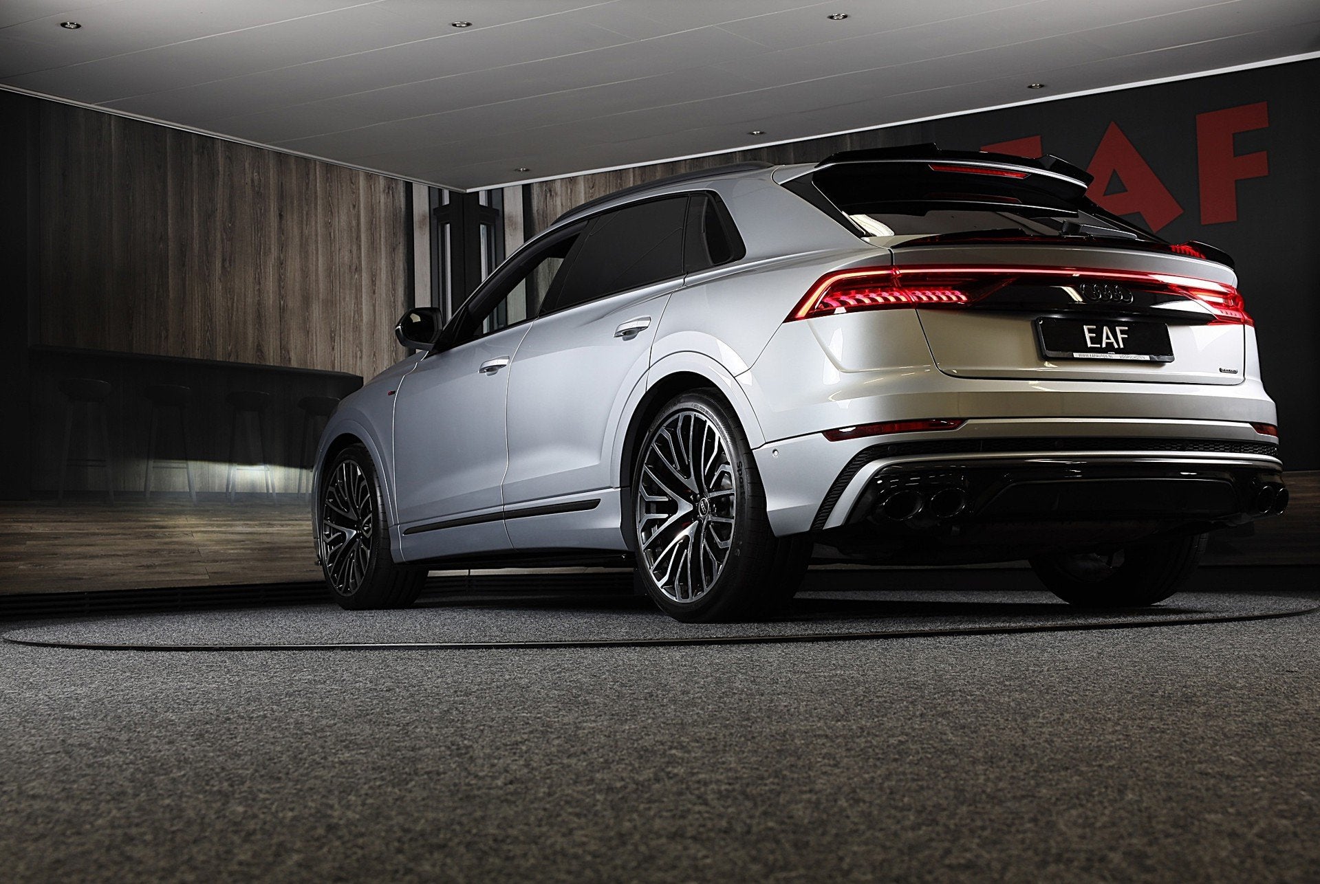 Audi Q8 55 TFSI Quattro RSQ8 Look / Carbon / RS Zetels / Acc, Auto's, Automaat, Dealer onderhouden, Verwarmde buitenspiegels, Gebruikt