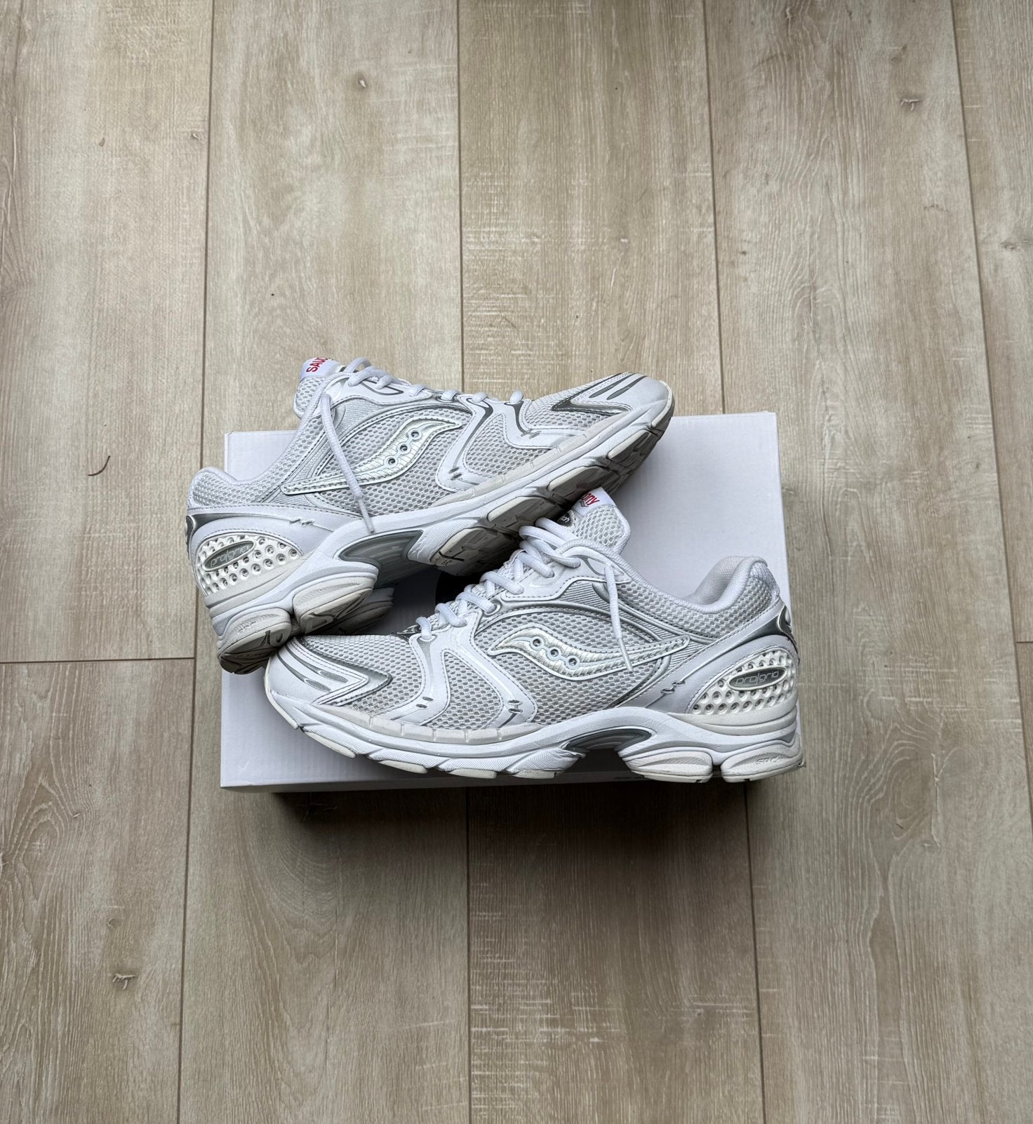Saucony progrid triumph 4, wit, maat 45, Ophalen of Verzenden, Zo goed als nieuw, Wit
