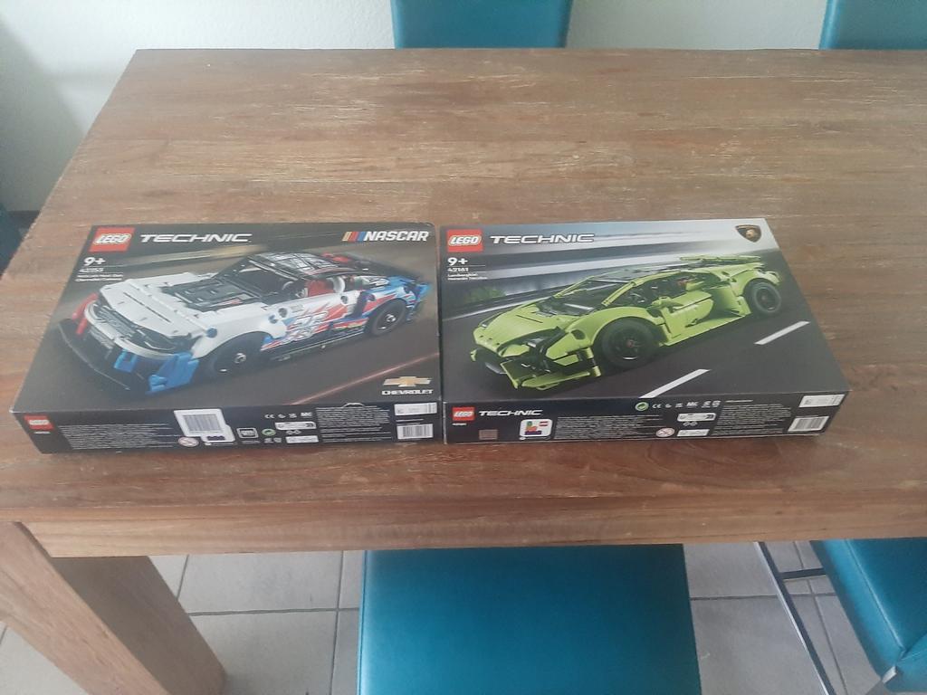 2 Nieuwe Lego Technic sportauto's, Kinderen en Baby's, Compleet, Lego, Nieuw, Ophalen of Verzenden