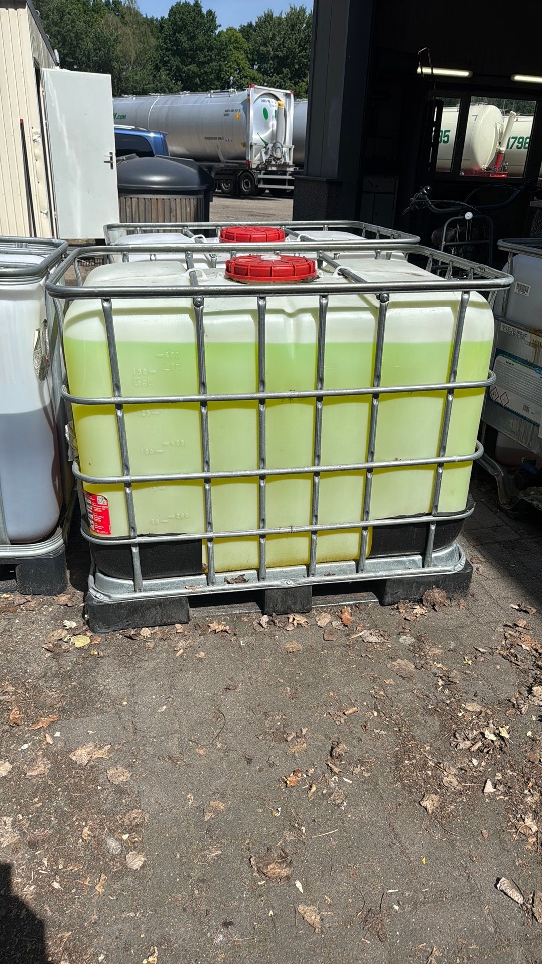 600 liter dasty, Tuin en Terras, Regentonnen, 150 liter of meer, Ophalen of Verzenden, Zo goed als nieuw