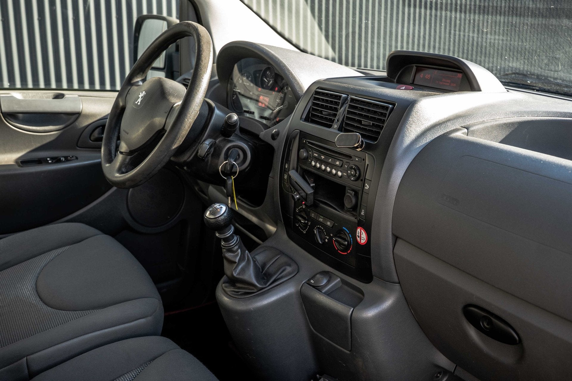 Peugeot Expert 2.0 HDi 128PK L1H1 | Cruise | Airco | 3-Zits, Voorwielaandrijving, Euro 5, Stof, Gebruikt
