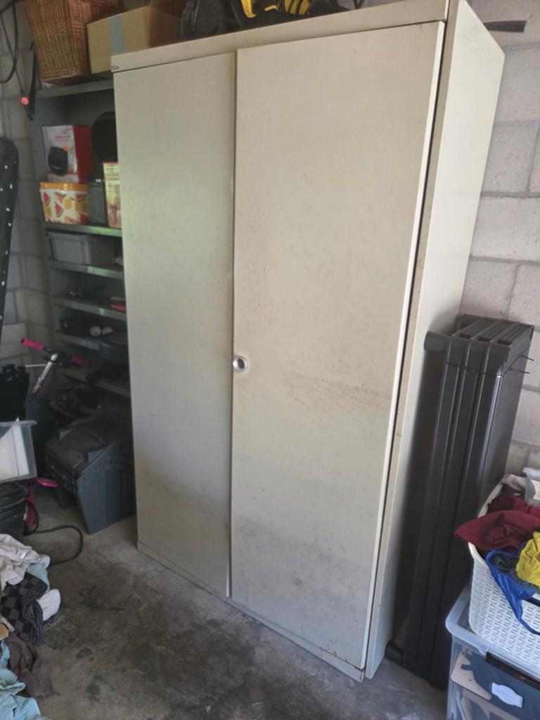 Stevige metalen opbergkast met deuren, Ophalen, 100 tot 150 cm, Metaal, 25 tot 50 cm