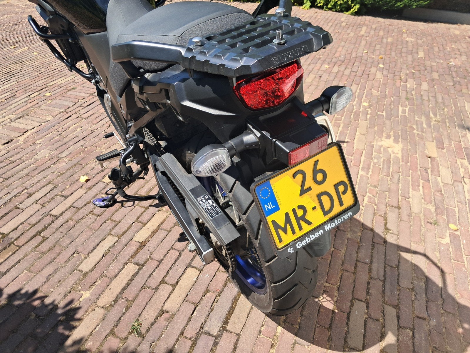 suzuki v strom dl650 XT zwart met blauwe accenten, 2 cilinders, Gebruikt, Particulier, Meer dan 35 kW