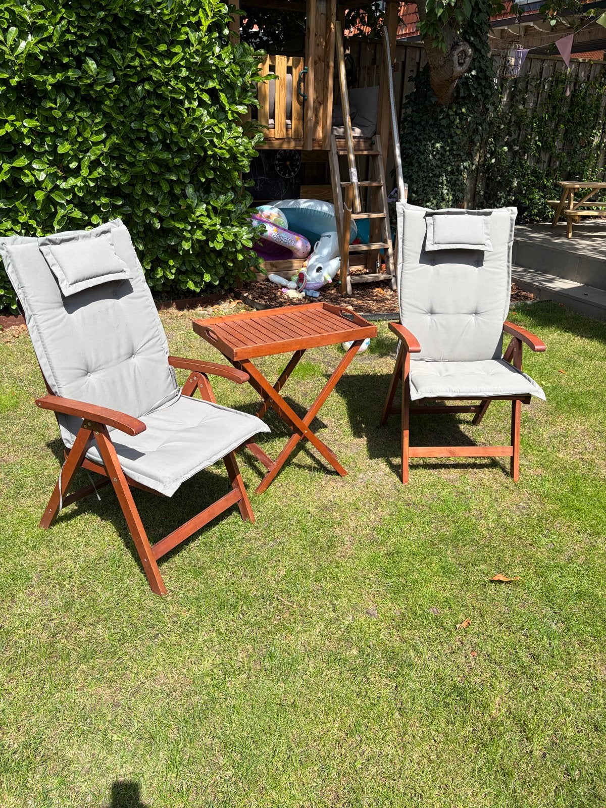 Beliani tuinset met 2 stoelen, kussens en bijzettafel, Gebruikt, Stoel, Tuinset, Hout