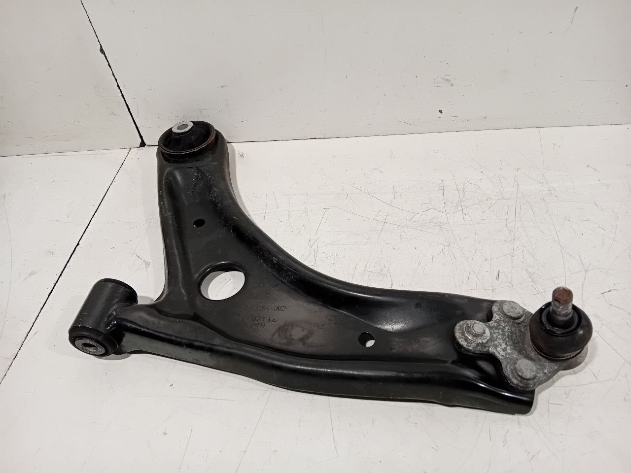Draagarm links voor Toyota Aygo, Auto-onderdelen, Onderdelen@venauto.nl, Van der Ven Autorecycling B.V., Gebruikt, Ettenseweg 76, 4706 PB Roosendaal, The Netherlands