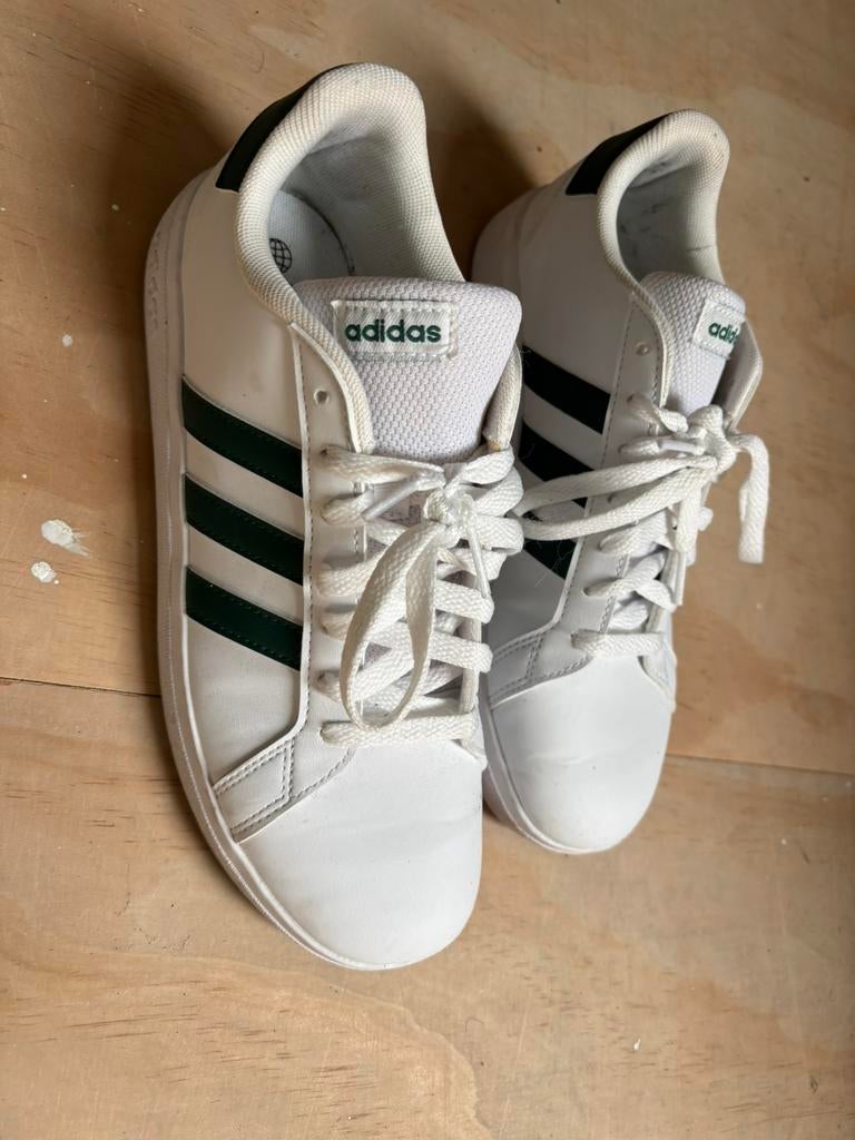Adidas sneakers wit & groen, Wit, Ophalen of Verzenden, Sneakers of Gympen, Zo goed als nieuw