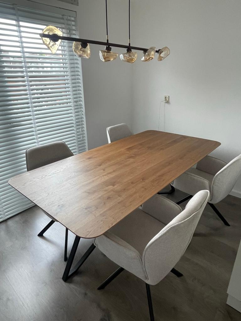 Moderne eettafel met eiken blad en metalen onderstel, Huis en Inrichting, Tafels | Eettafels, Ophalen, Eikenhout, 50 tot 100 cm
