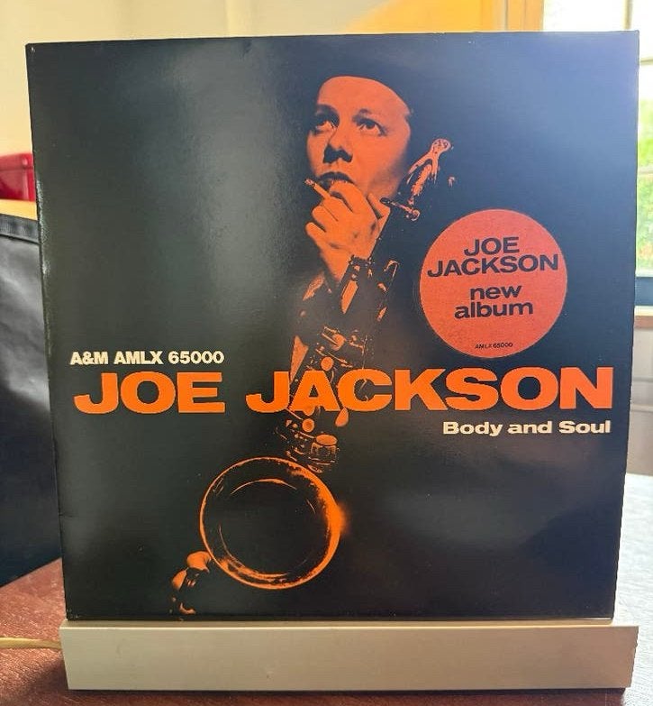 Foto 2 van Joe Jackson - Body and Soul LP | 1984 NL (VG+/VG+)