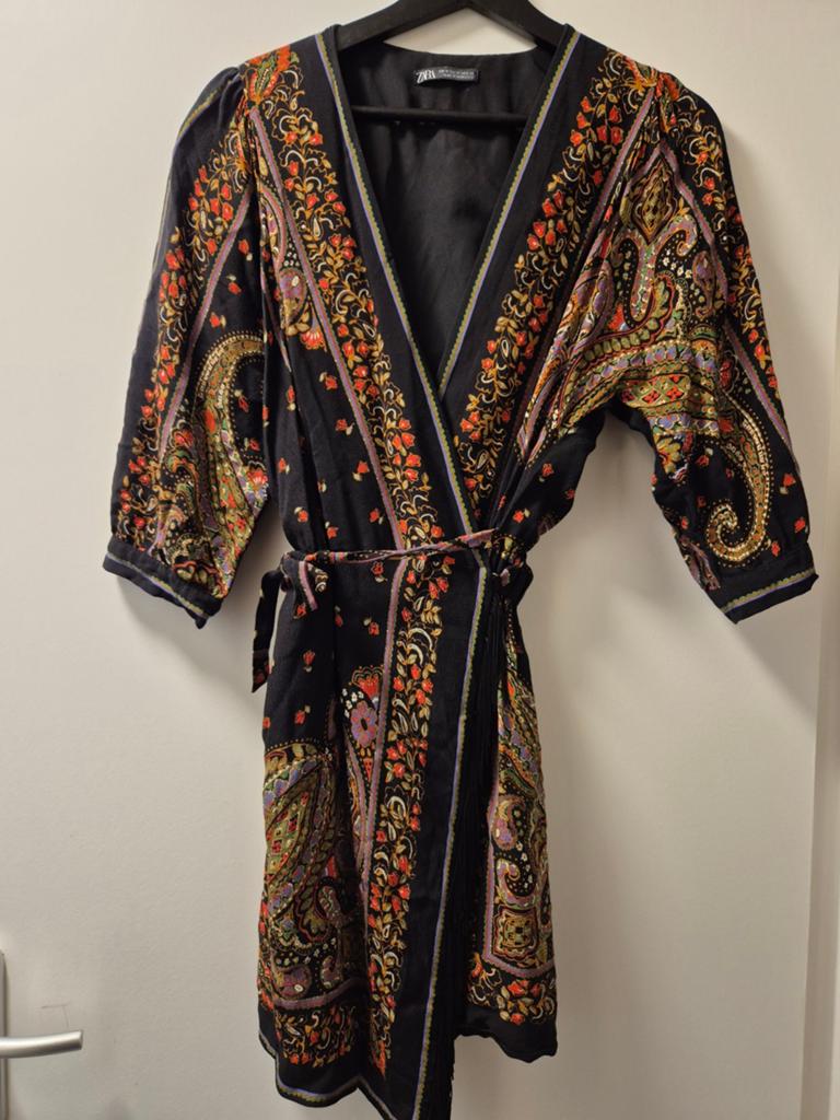 ZARA overslagjurk met paisley print maat S, ZARA, Verzenden, Zwart, Zo goed als nieuw