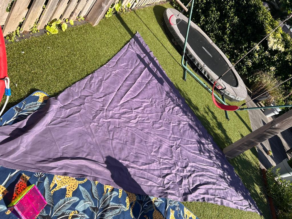 Schaduwdoek grijs/paars driehoek, Ophalen, Gebruikt, Zweefparasol