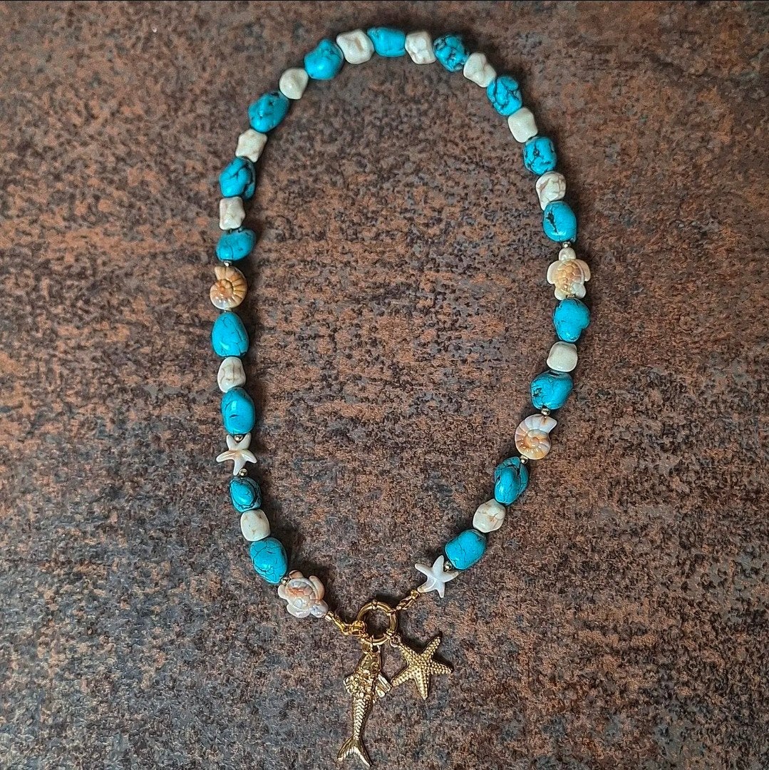 Natuurstenen ketting met vis hanger, Met hanger, Blauw, Nieuw, Ophalen of Verzenden