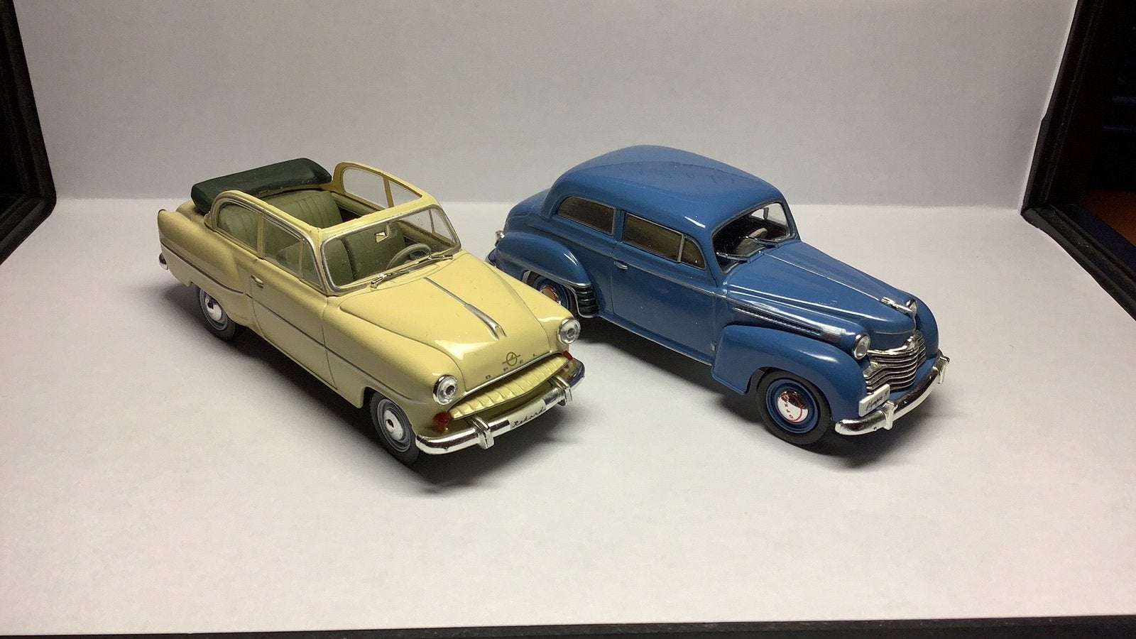 Ixo 1954 Opel Rekord Olympia  + Opel Olympia 1951, Ophalen of Verzenden, Zo goed als nieuw, Auto, Overige merken