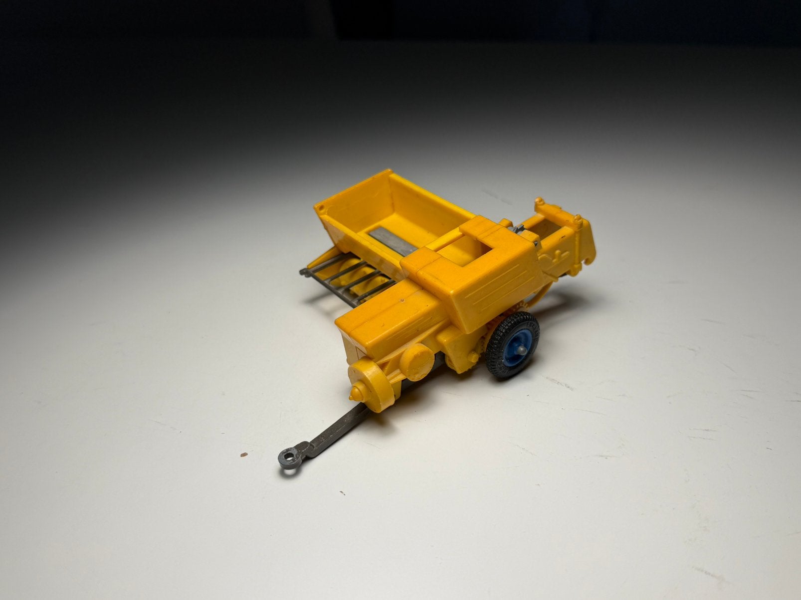Britains Ltd - Bamfords BL58 - Schaal 1:32, Verzenden, Gebruikt, Tractor of Landbouw, Britains
