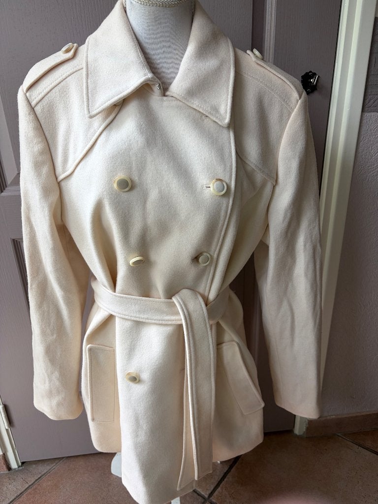 Hugo Boss Beige Tussenjas  Kleur: wolwit , beige  maat; 42, Beige, Maat 42/44 (L), Ophalen of Verzenden, Zo goed als nieuw