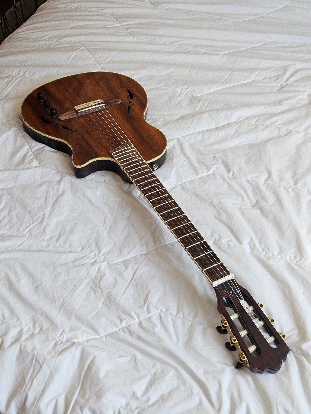 Elektro-akoestische Klassieke Gitaar, Muziek en Instrumenten, Ophalen, Zo goed als nieuw, Semi-solid body