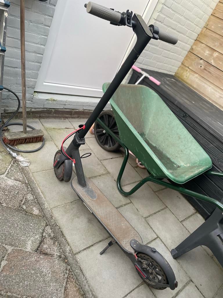 TUYA stay-on E-scooter - Inklapbaar met lader, Ophalen, Gebruikt, Elektrische step (E-scooter)