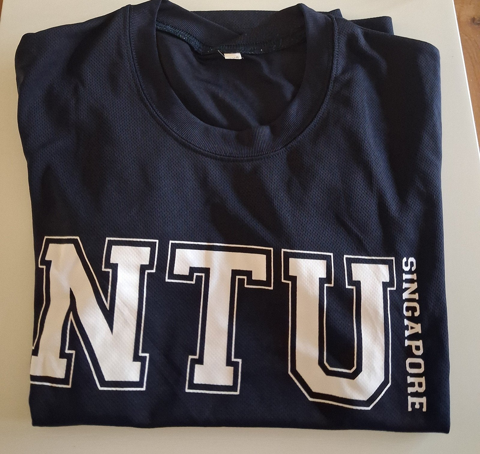 Donkerblauw NTU Singapore T-shirt xxs, Maat 38/40 (M), Blauw, Ophalen of Verzenden, Korte mouw