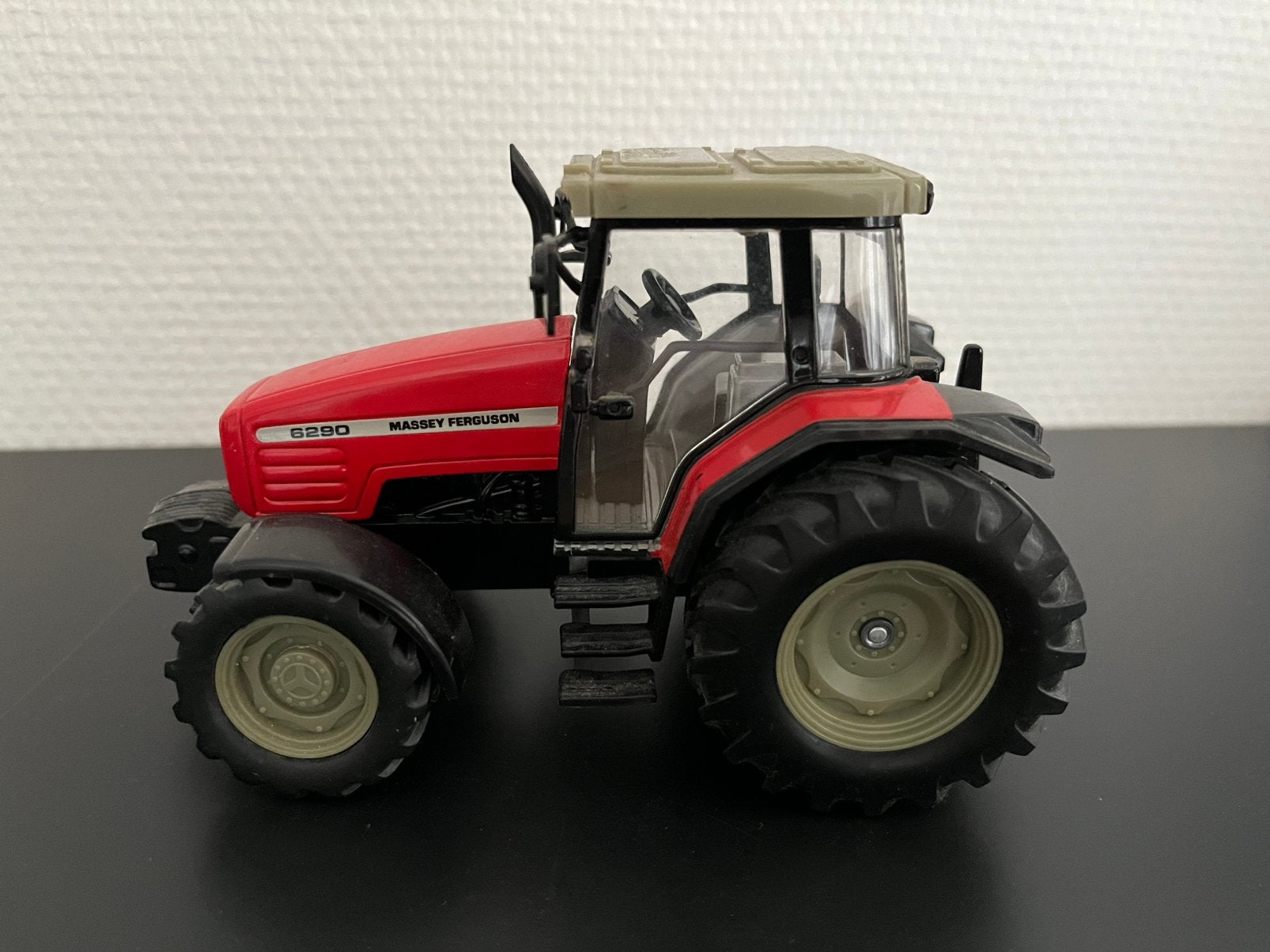 MF 6290 britains 1:32, Hobby en Vrije tijd, Modelauto's | 1:32, Zo goed als nieuw, Tractor of Landbouw, Britains, Ophalen of Verzenden