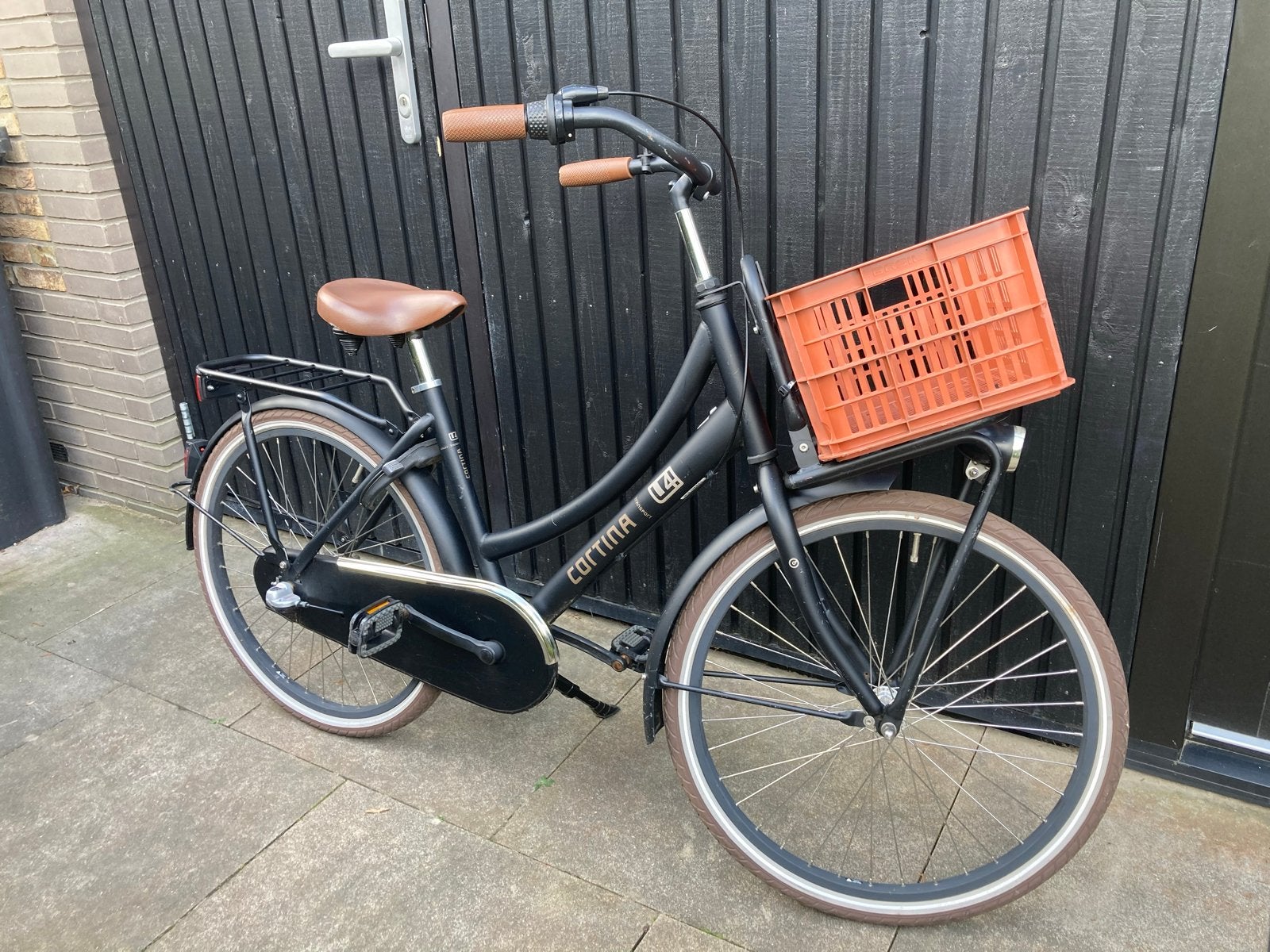 Zwarte Cortina U4 meisjesfiets 22 inch met 3 versnellingen, Fietsen en Brommers, Fietsen | Meisjes, Ophalen, Terugtraprem, 22 inch