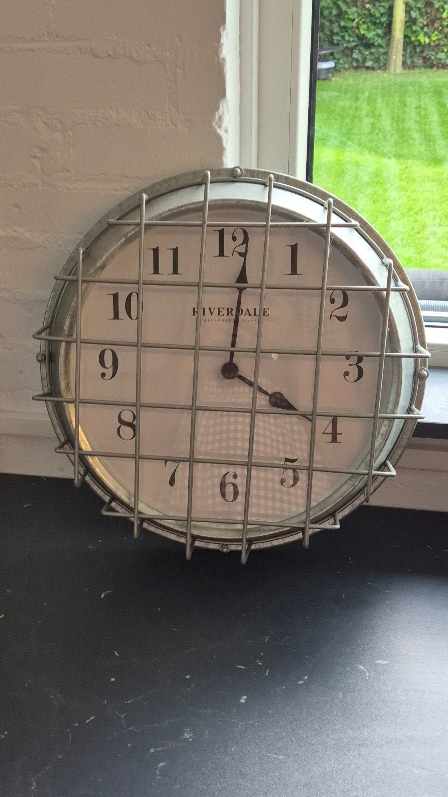 Riverdale wandklok industrieel, Huis en Inrichting, Woonaccessoires | Klokken, Ophalen, Zo goed als nieuw, Wandklok