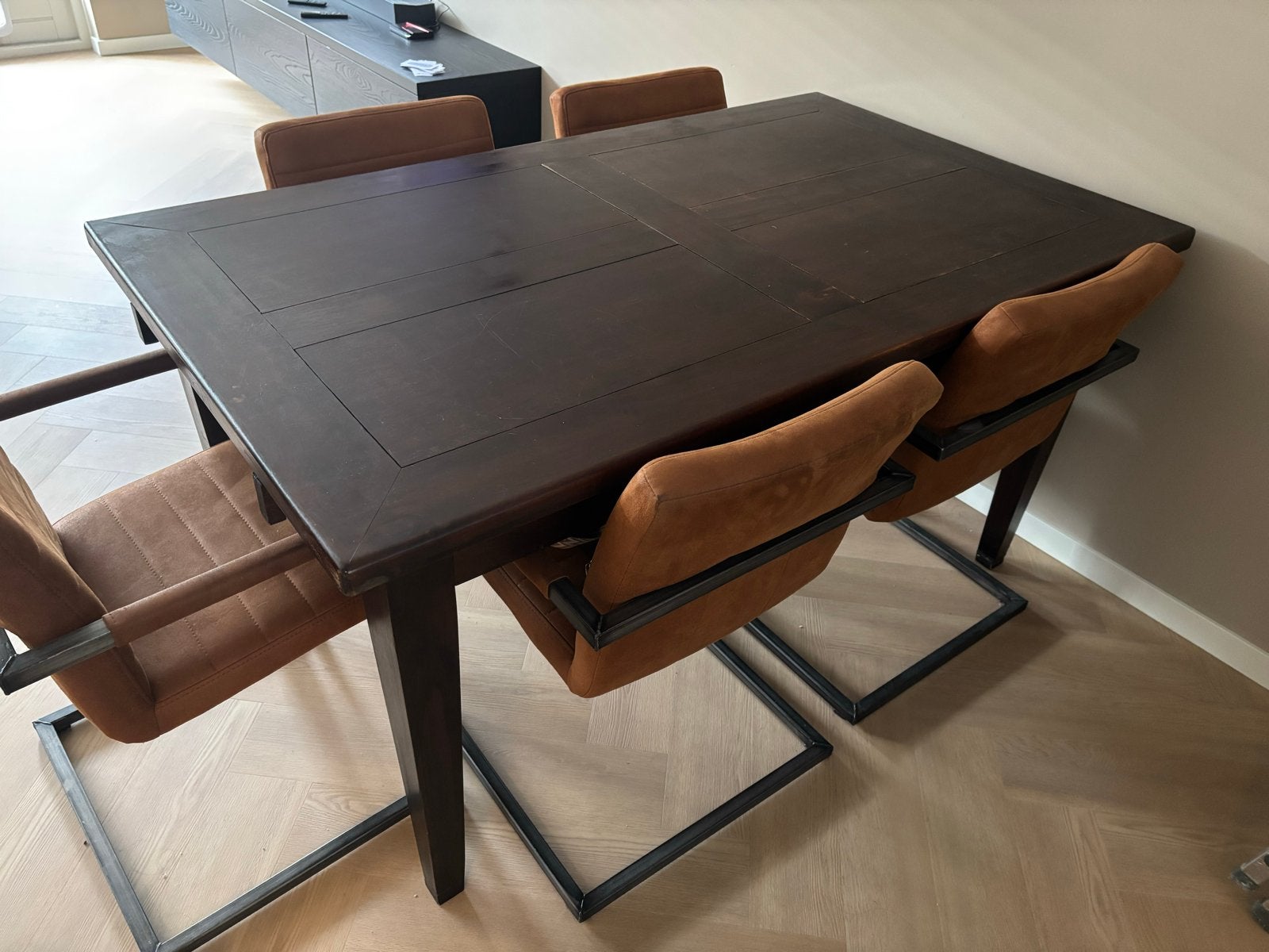 Elegante eettafel - Donkerbruin eikenhout, Huis en Inrichting, Ophalen, Gebruikt, Eikenhout, 50 tot 100 cm