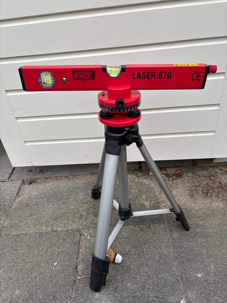 Kinzo Laser 670 Waterpas met Statief en Koffer, Ophalen, Zo goed als nieuw