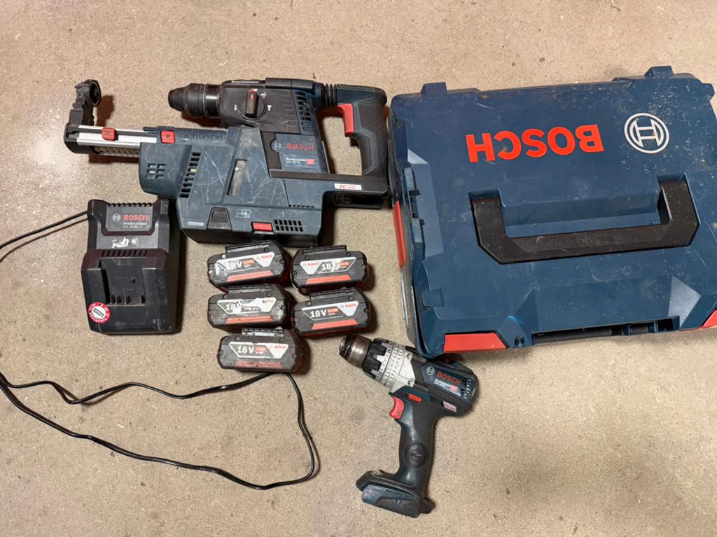 Bosch professional set, Doe-het-zelf en Verbouw, Gereedschap | Boormachines, Ophalen, Zo goed als nieuw, Boor- en Schroefmachine