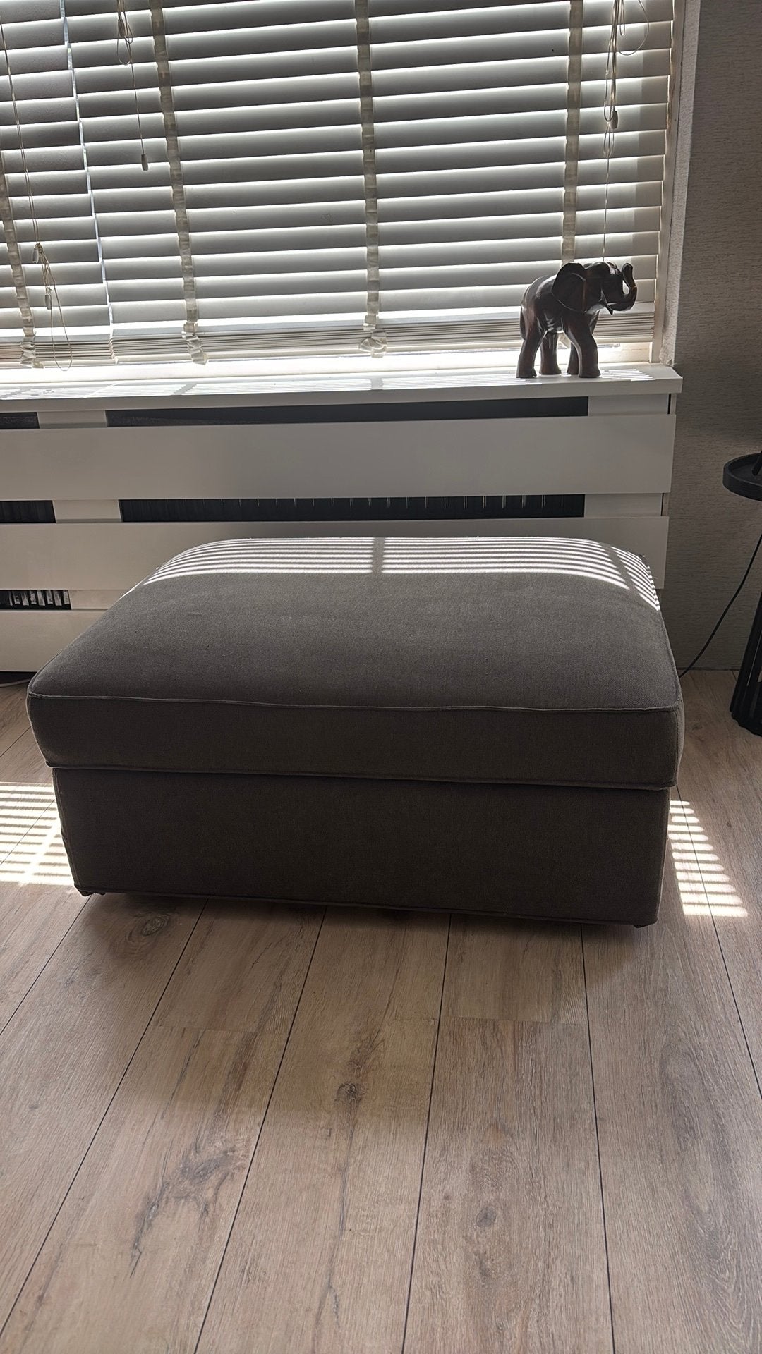Mooie stevige grote poef van ikea met opbergruimte, Huis en Inrichting, Ophalen, 75 tot 100 cm, Zo goed als nieuw, Stof