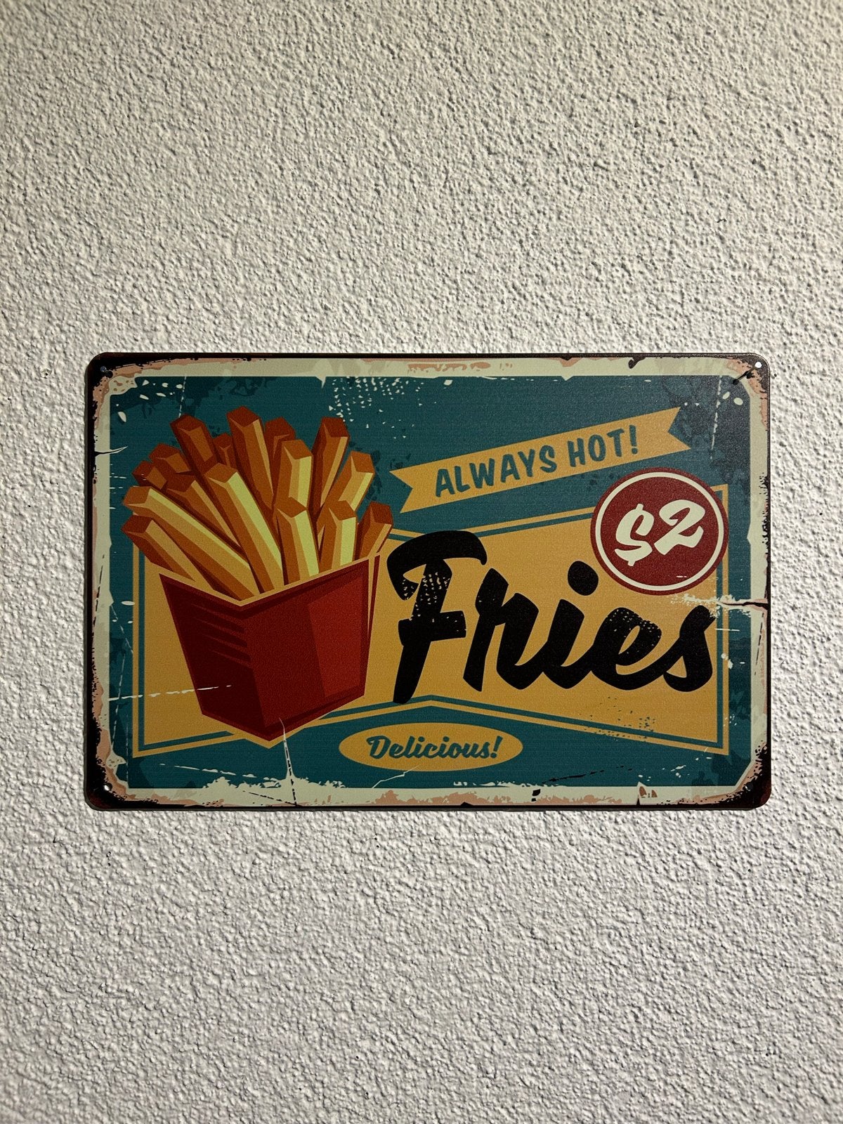 Metalen bord 'Fries Always Hot' 20x30 cm, Vintage, Meerkleurig, Nieuw, Ophalen of Verzenden