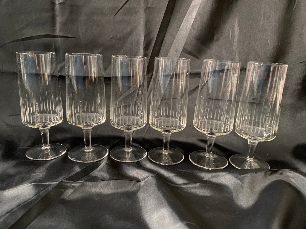 Retro Set van6 Kristallen Bier glazen op voet Maastricht?, Verzamelen, Ophalen of Verzenden, Gebruikt, Bierglas