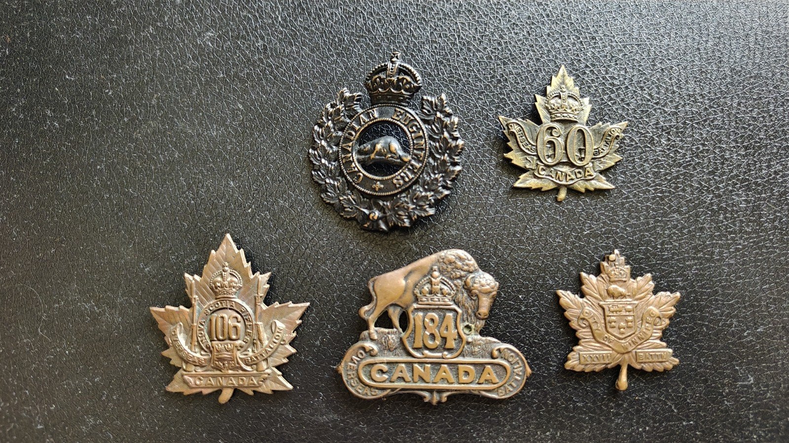 5 originele WW1 capbadges CEF, zonder lugs., Ophalen of Verzenden, Landmacht, Engeland, Embleem of Badge