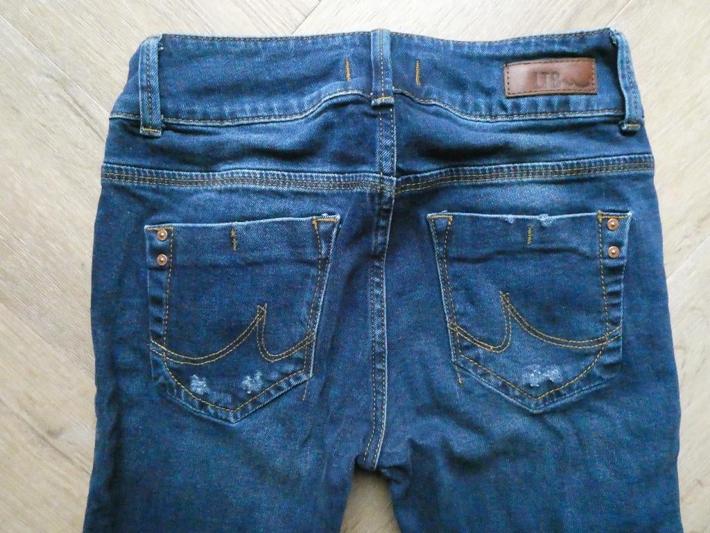 Mooie LTB Molly, Mid Rise, Super Slim spijkerbroek, 28-30, Blauw, Ophalen of Verzenden, Zo goed als nieuw, LTB
