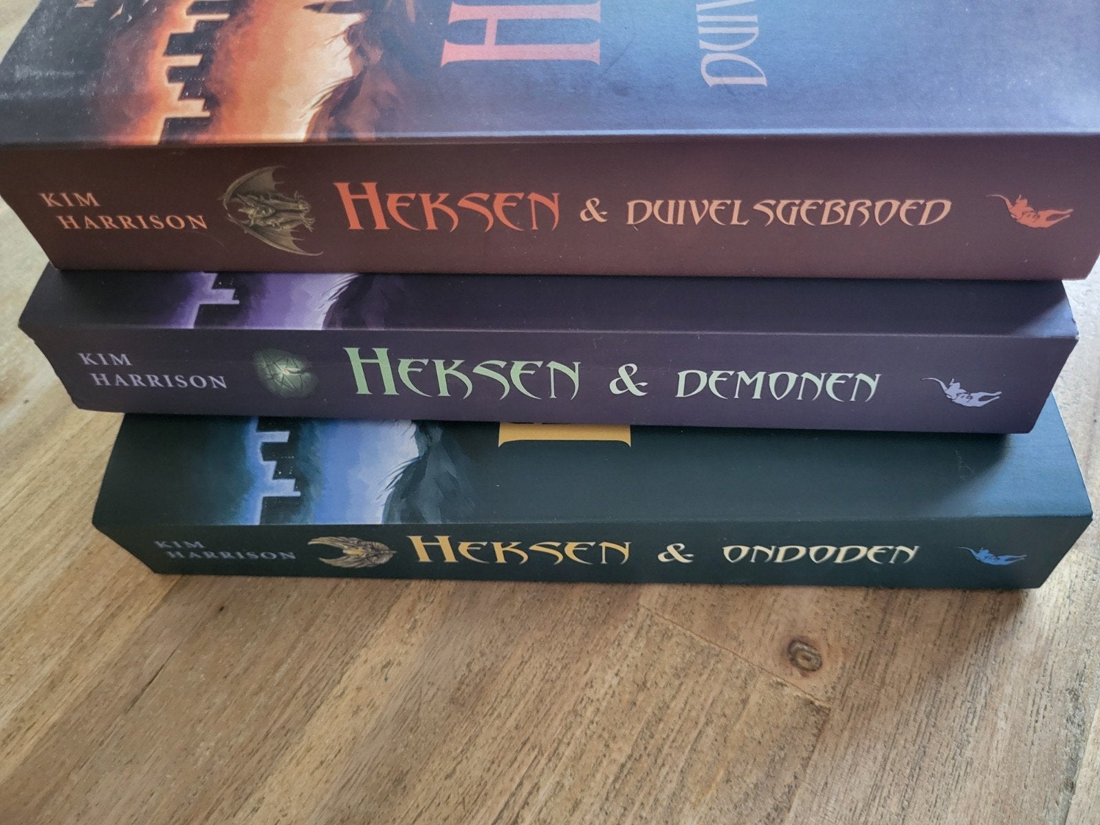 Kim Harrison, Heksen & Demonen, Duivelsgebroed, Ondoden, Ophalen of Verzenden, Zo goed als nieuw, Kim Harrison