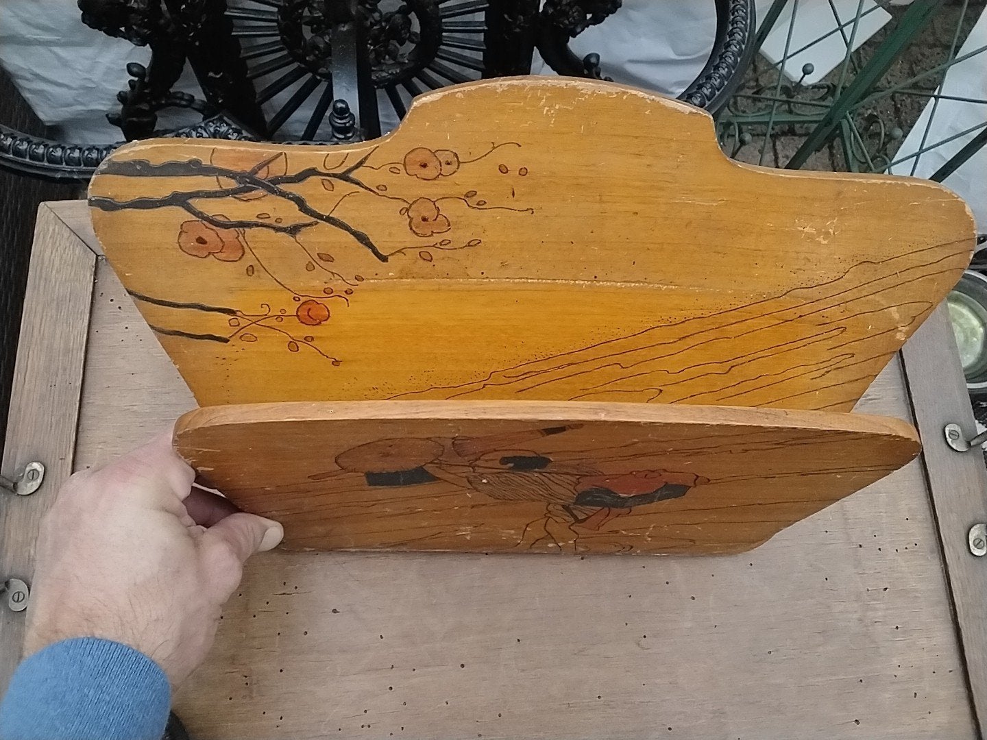Decoratieve Houten kranten houder met Oosterse Afbeelding, Ophalen of Verzenden