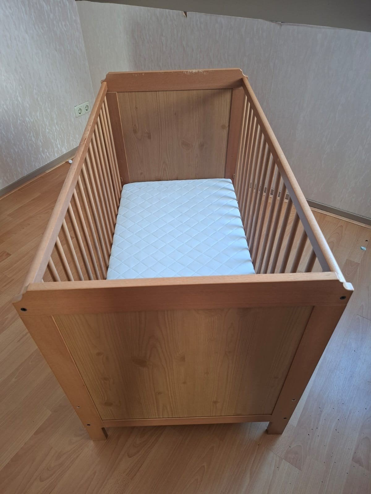 Houten kinderledikantje 124x65x83 cm met matras ed, Ophalen, Gebruikt, Minder dan 140 cm, Matras