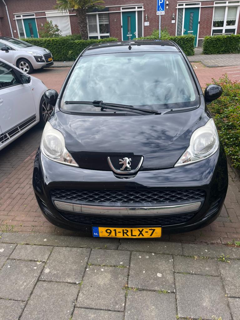 Peugeot 107 1.0 12V E-vti 68PK 3DR 2011 Zwart, Auto's, Voorwielaandrijving, 4 stoelen, Origineel Nederlands, Handgeschakeld