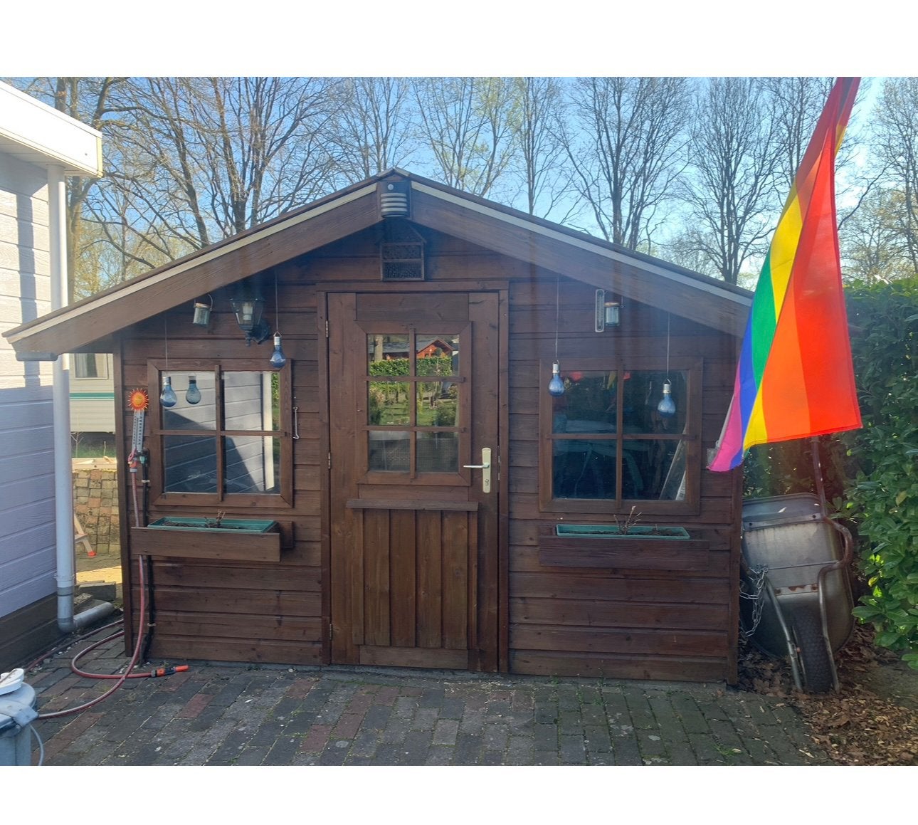 Gratis en zelf ophalen: Houten Tuinhuisje met Ramen en Deur, Tuin en Terras, Tuinhuizen, Ophalen, Tuinhuis, 250 tot 500 cm, 2 ramen