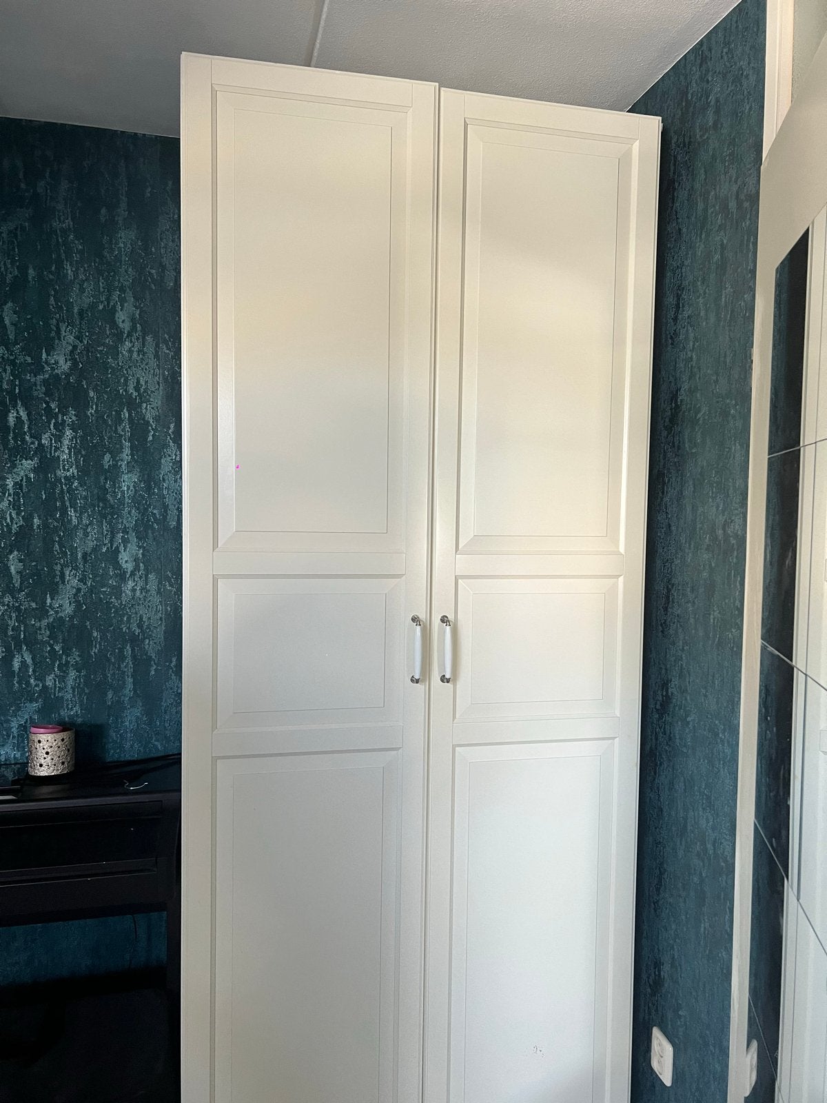 Witte kledingkast met deuren en hangruimte, Huis en Inrichting, Kasten | Kledingkasten, Ophalen, Gebruikt, 200 cm of meer, 50 tot 100 cm