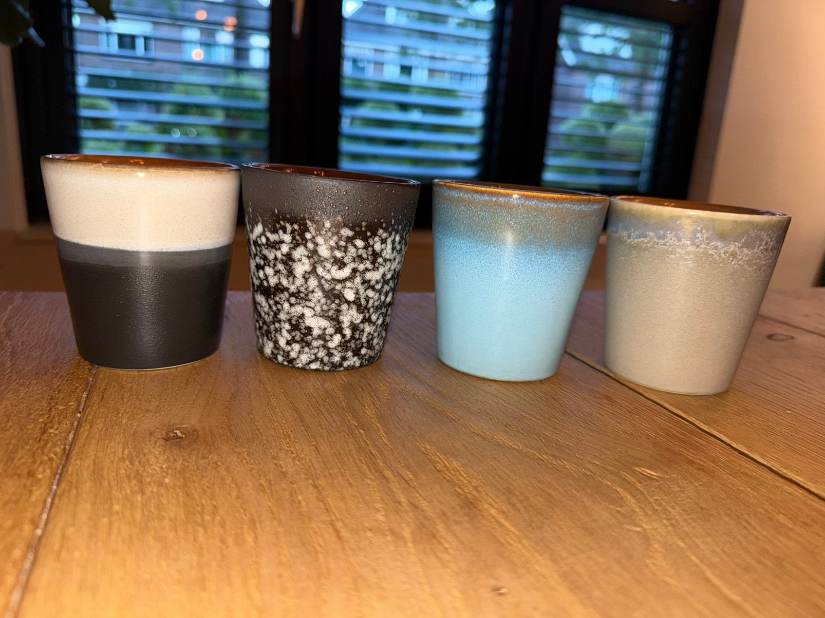 4 koffiekopjes hk living, Ophalen, Keramiek, Zo goed als nieuw, Overige stijlen