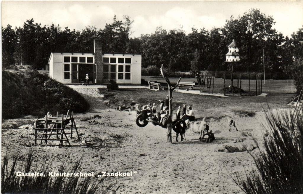 Gasselte, Kleuterschool Zandkoel - kinderen duiventil - onge, Ophalen of Verzenden, 1960 tot 1980, Ongelopen, Drenthe