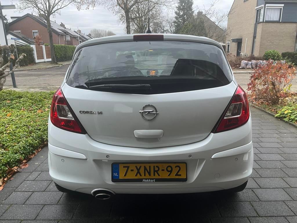 Opel Corsa 1.4 16V 5D 2014 Wit, Auto's, Voorwielaandrijving, 1063 kg, 1398 cc, 4 cilinders