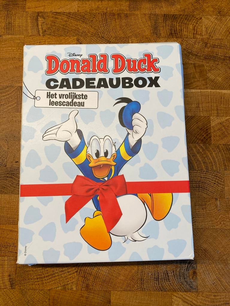 Donald Duck Cadeaubox - Het vrolijkste leesgeschenk, Boeken, Meerdere stripboeken, Ophalen of Verzenden, Zo goed als nieuw