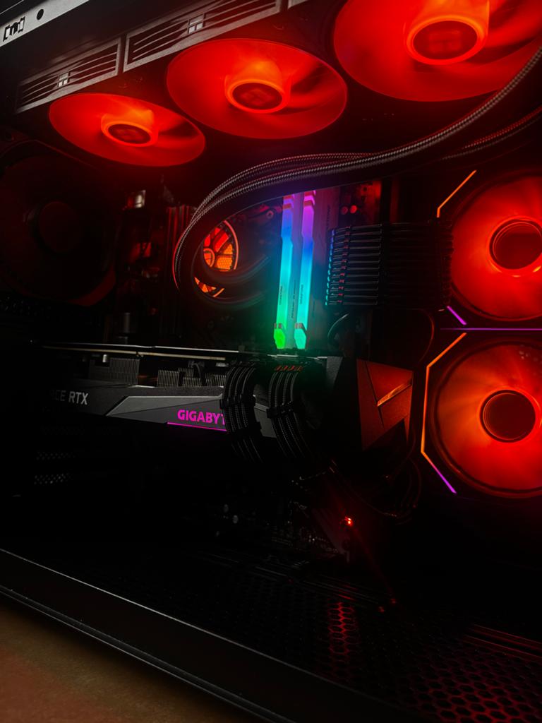 [LAAGSTE PRIJS GARANTIE!} High-End gaming PC | RTX 3070, Computers en Software, Desktop Pc's, Ophalen, Zo goed als nieuw, Gaming